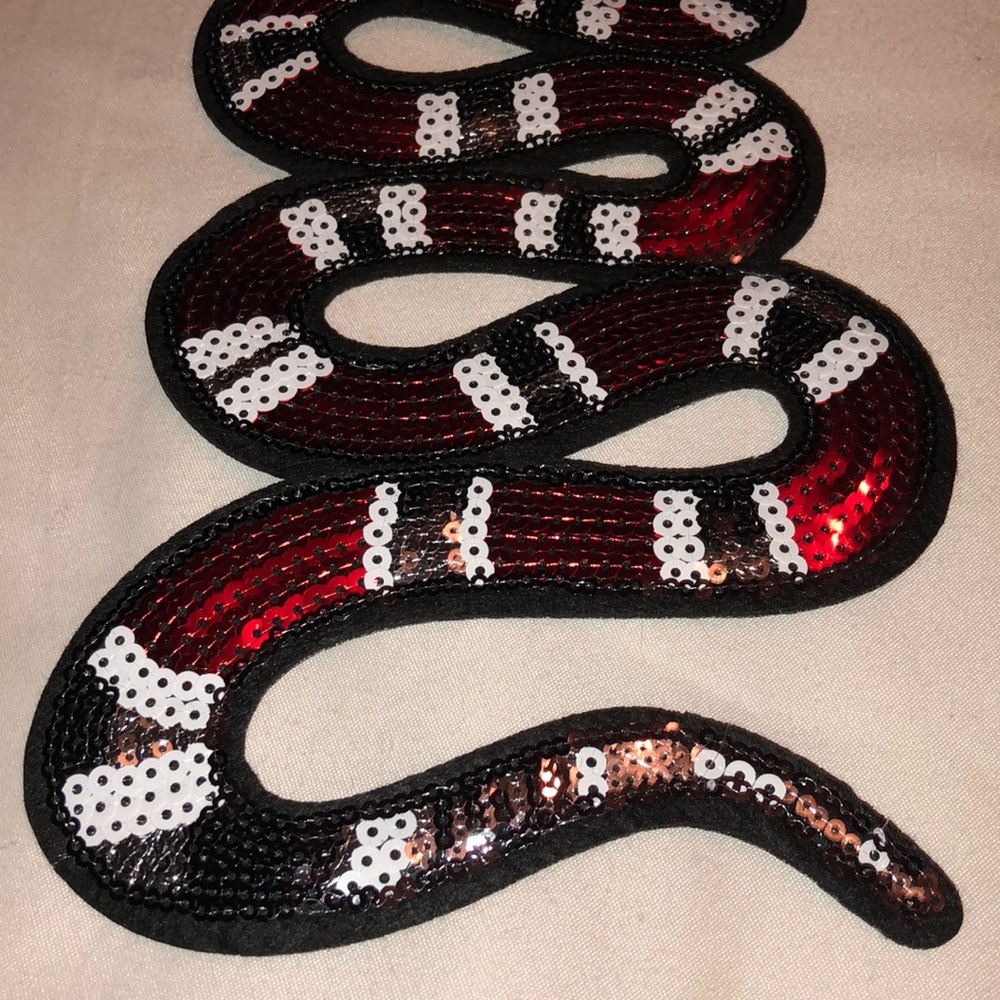 Sequined coral snake iron on patch - Picture 3 of 3